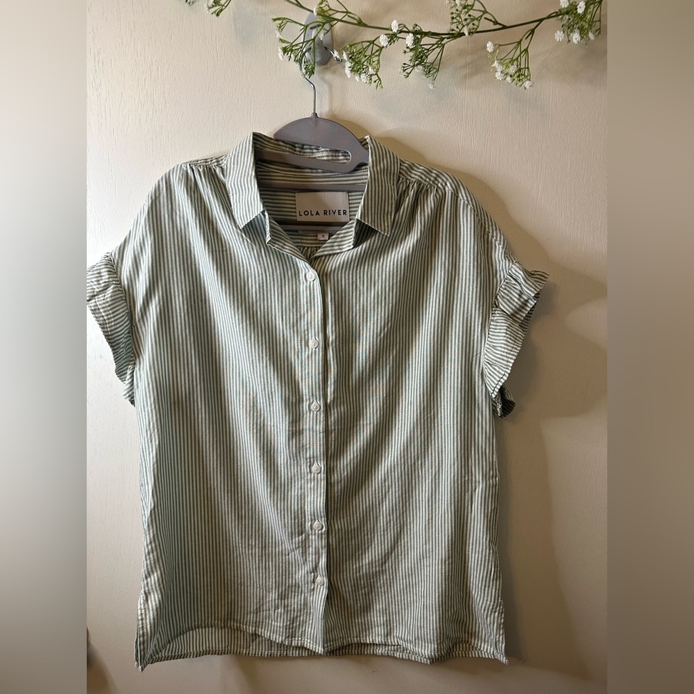 (A100)Lola River | Striped Button-Up Shirt